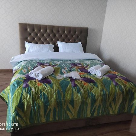 Rustavi Guest House ภายนอก รูปภาพ