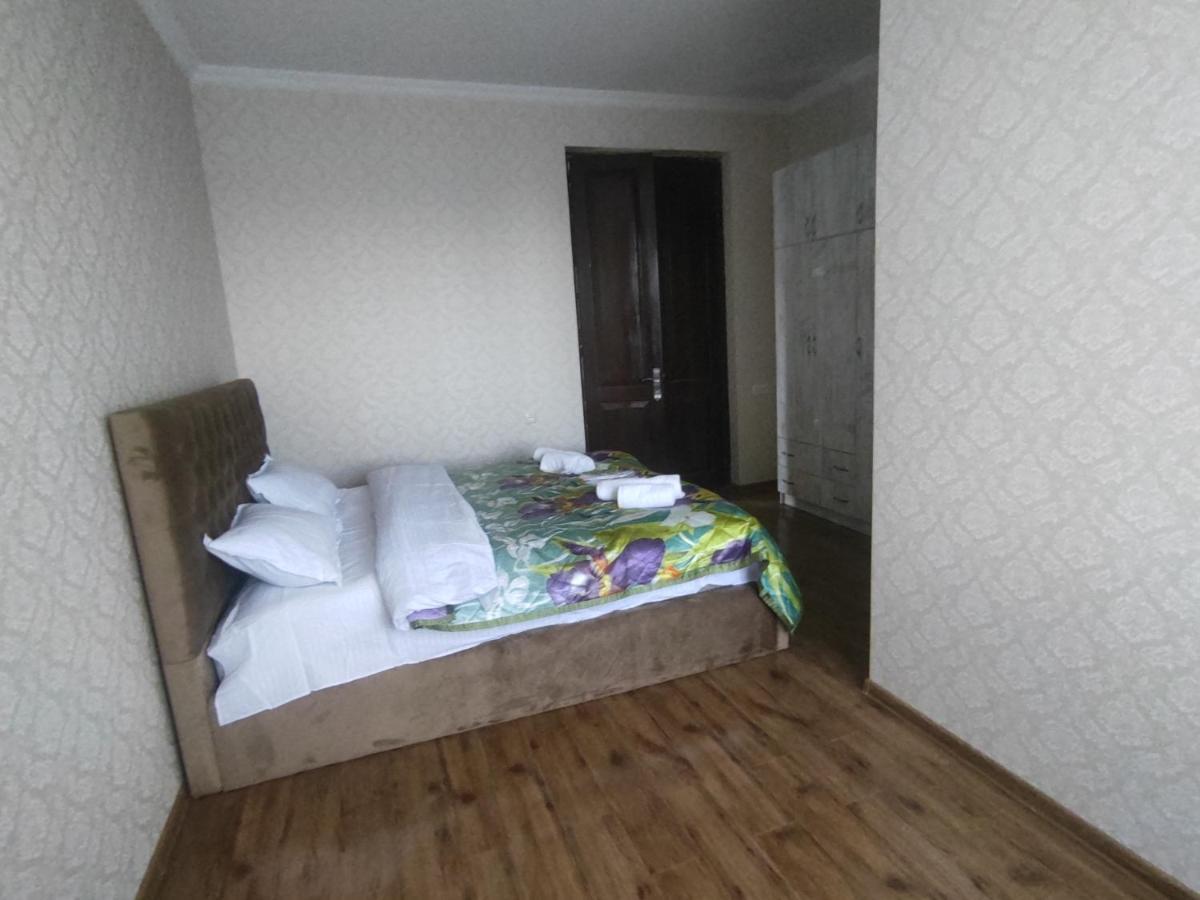 Rustavi Guest House ภายนอก รูปภาพ