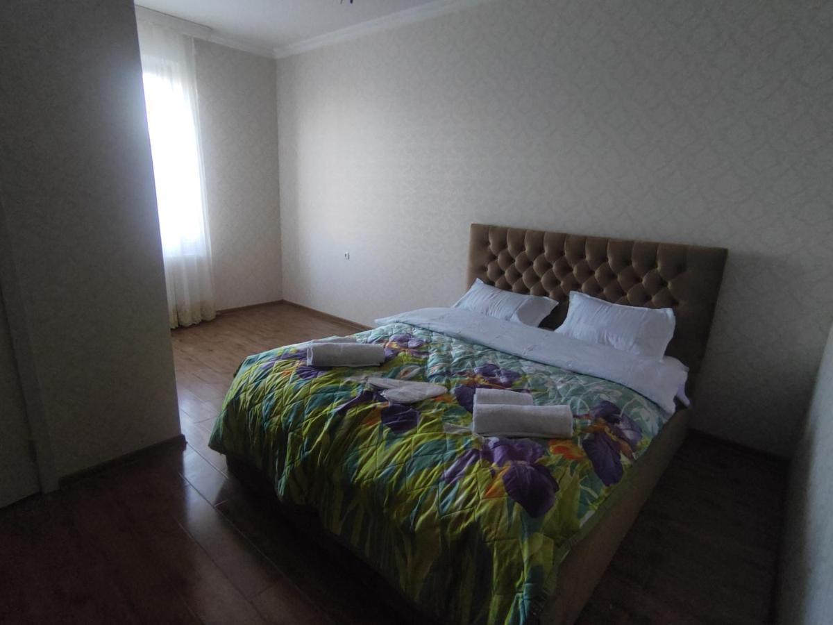 Rustavi Guest House ภายนอก รูปภาพ