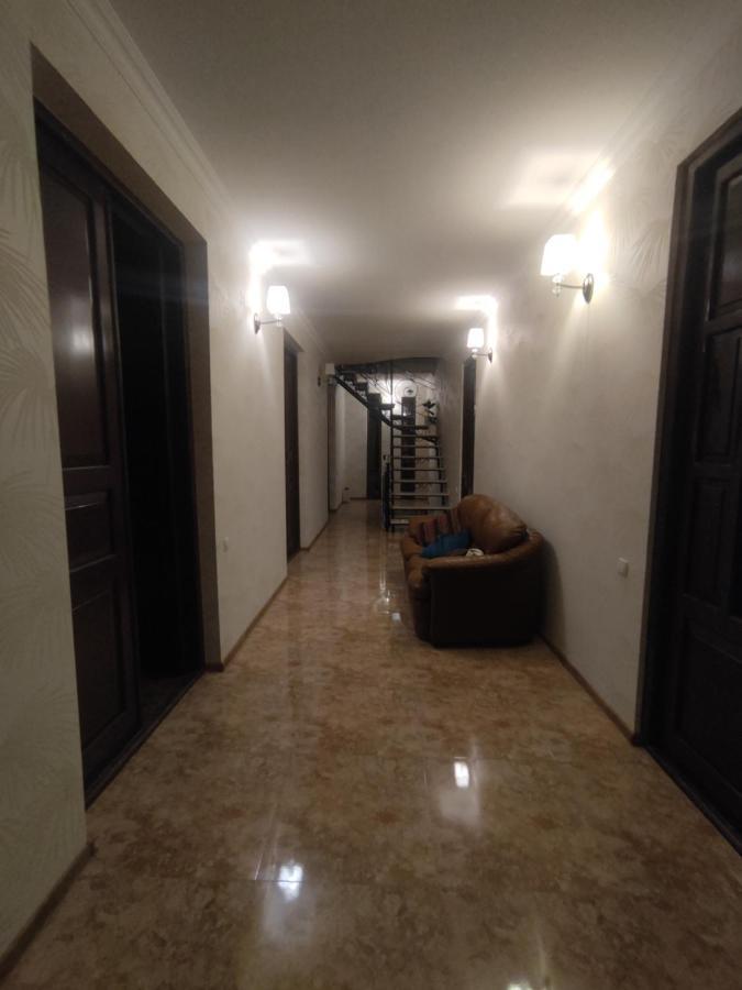 Rustavi Guest House ภายนอก รูปภาพ
