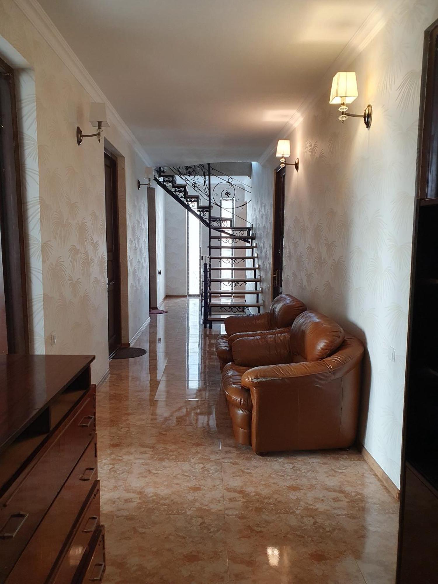 Rustavi Guest House ภายนอก รูปภาพ