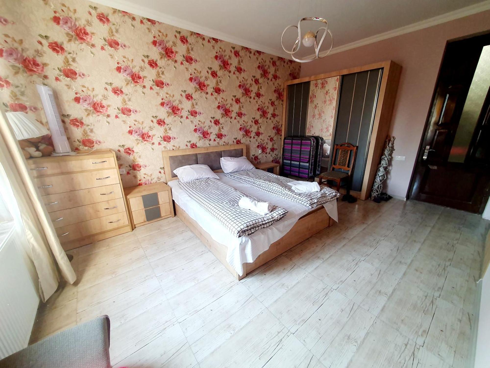 Rustavi Guest House ภายนอก รูปภาพ