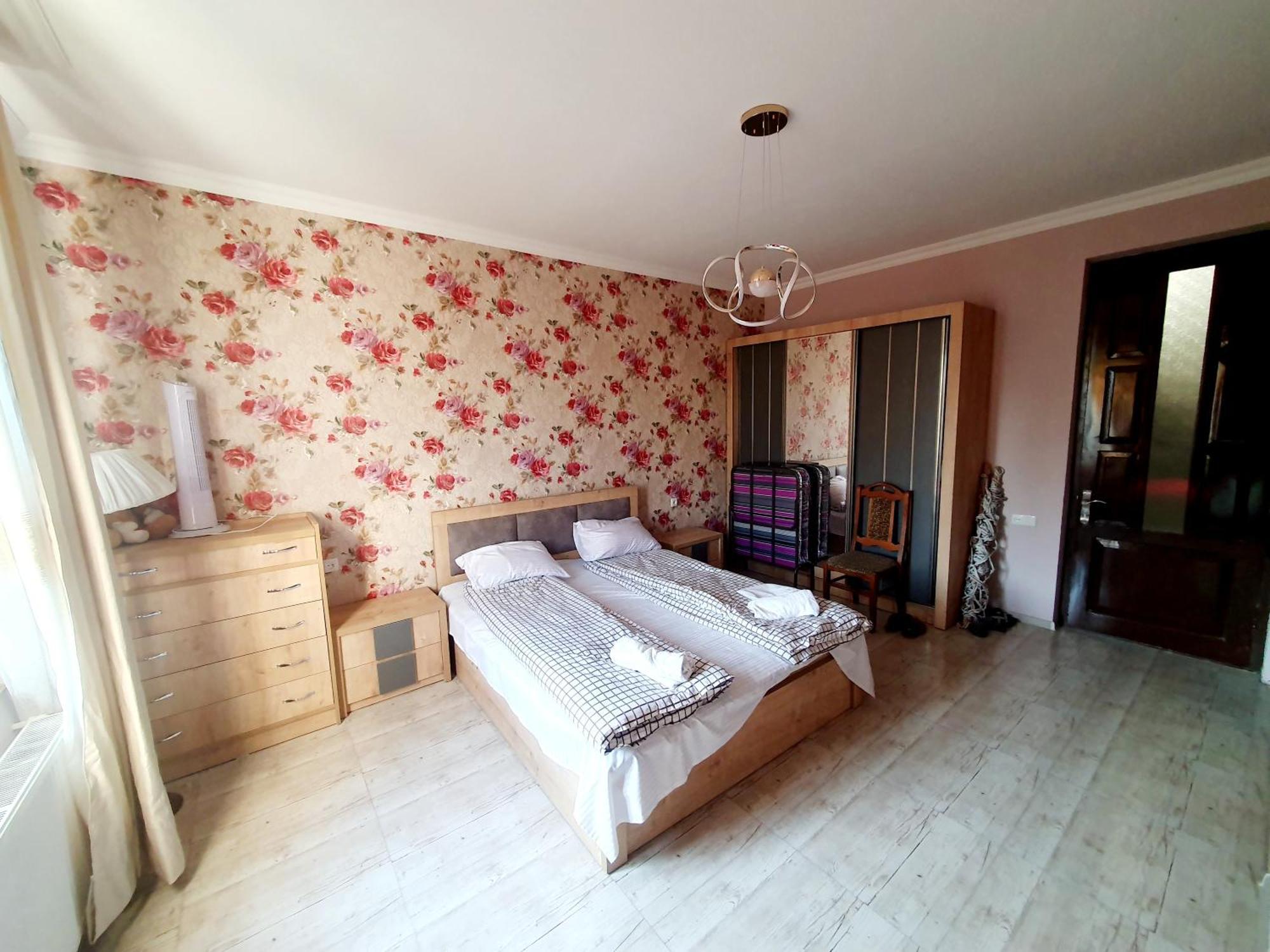 Rustavi Guest House ภายนอก รูปภาพ