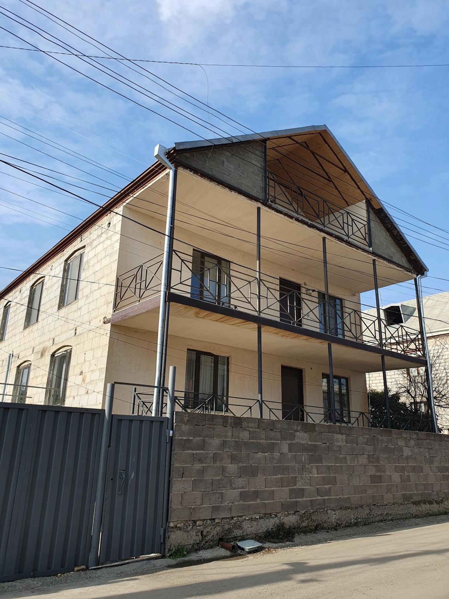 Rustavi Guest House ภายนอก รูปภาพ