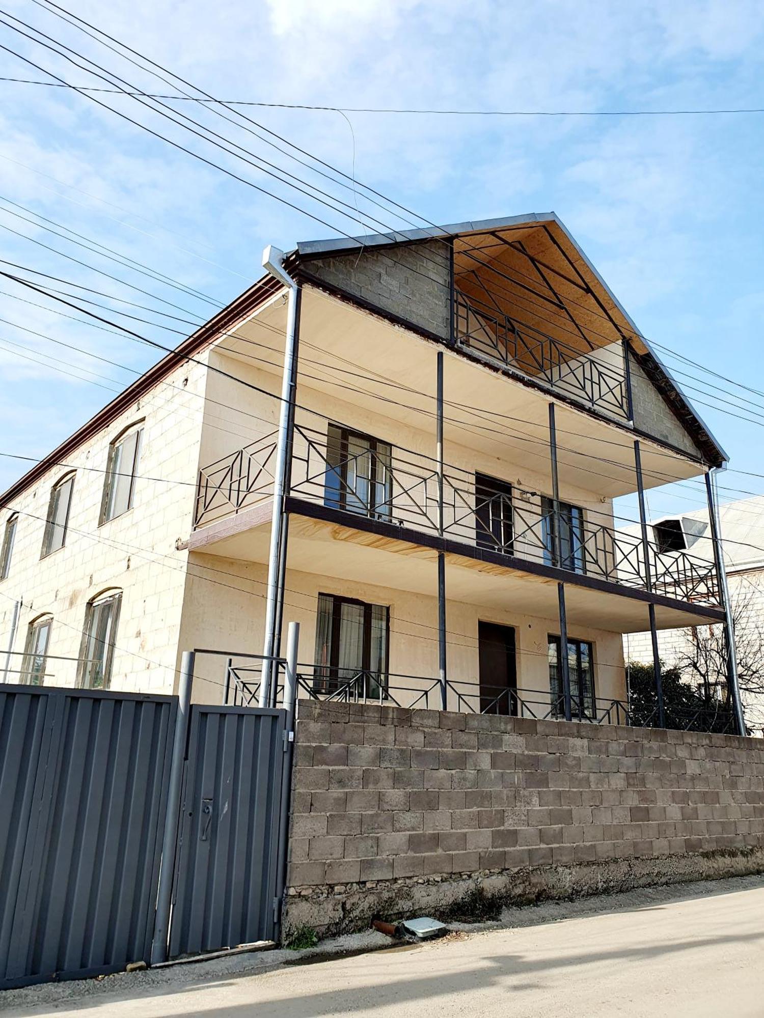 Rustavi Guest House ภายนอก รูปภาพ