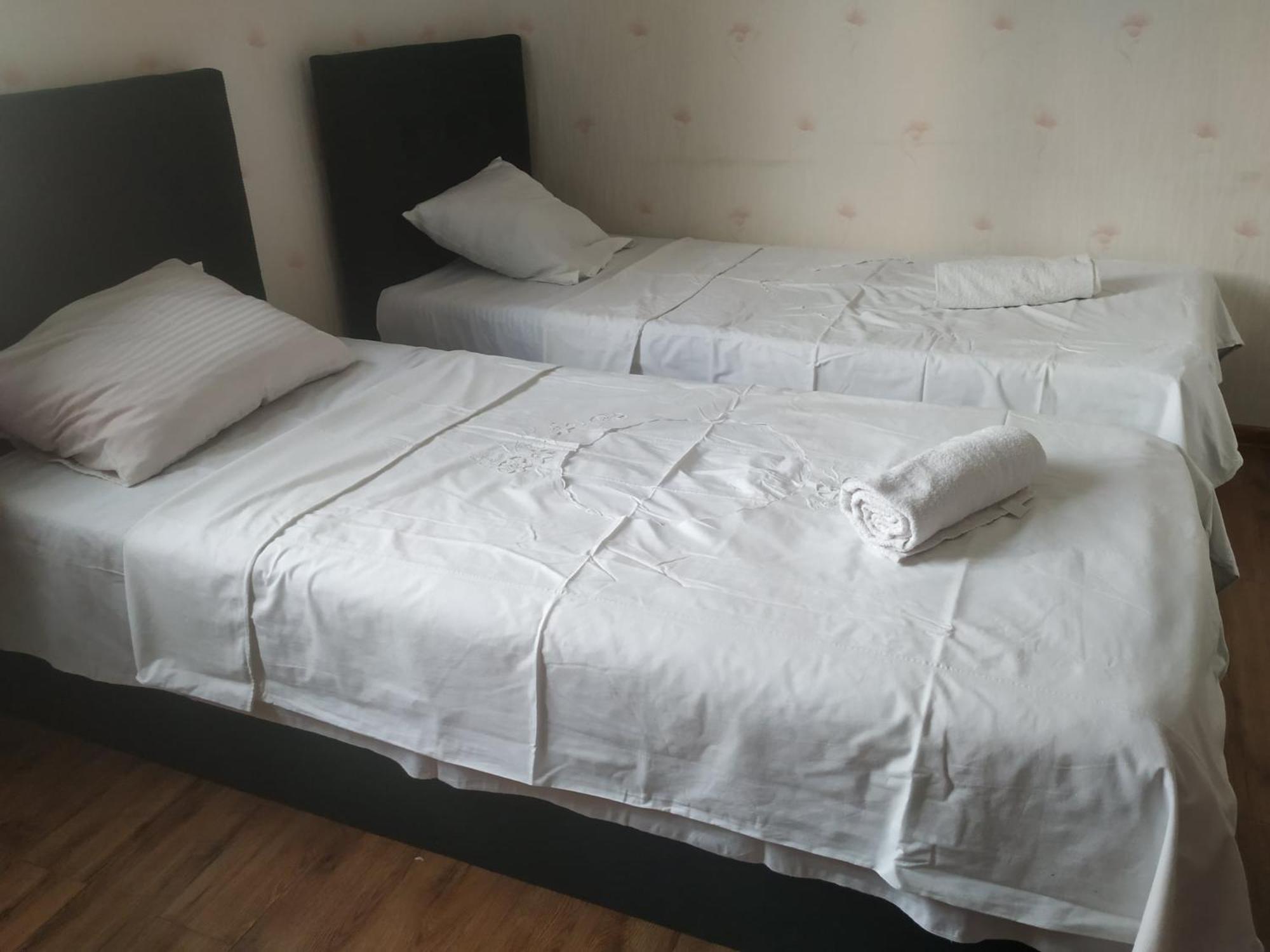 Rustavi Guest House ภายนอก รูปภาพ