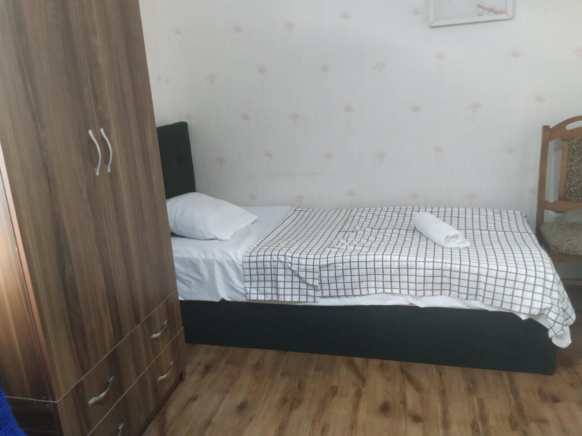 Rustavi Guest House ภายนอก รูปภาพ